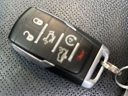 Certified 2020 RAM 1500 Laramie image 43