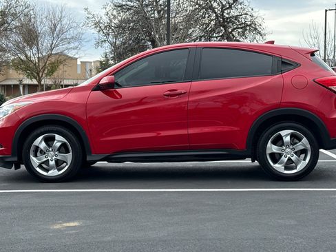 Used 2018 Honda HR-V LX image 8