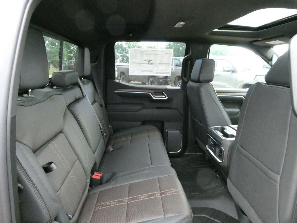 New 2026 Chevrolet Silverado 1500 High Country AWD/4WD image 17