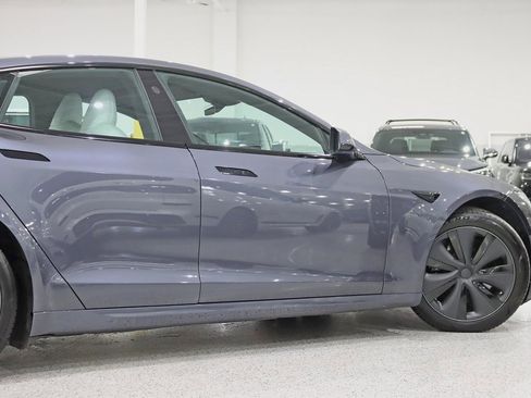 Used 2022 Tesla Model S image 11
