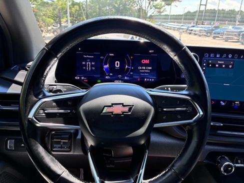 Used 2026 Chevrolet Silverado EV LT AWD/4WD image 24