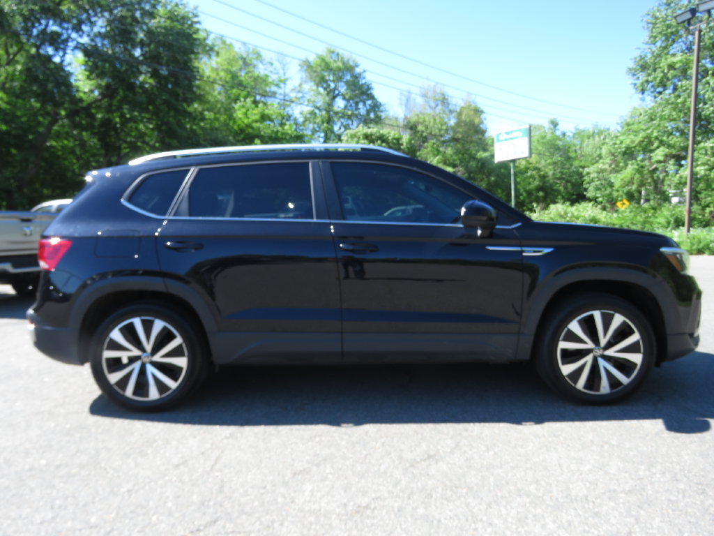 Used 2023 Volkswagen Taos SE AWD/4WD image 4