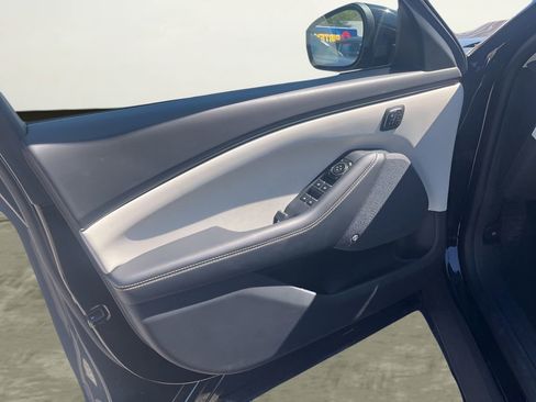 Used 2025 Ford Mustang Mach-E Premium image 12