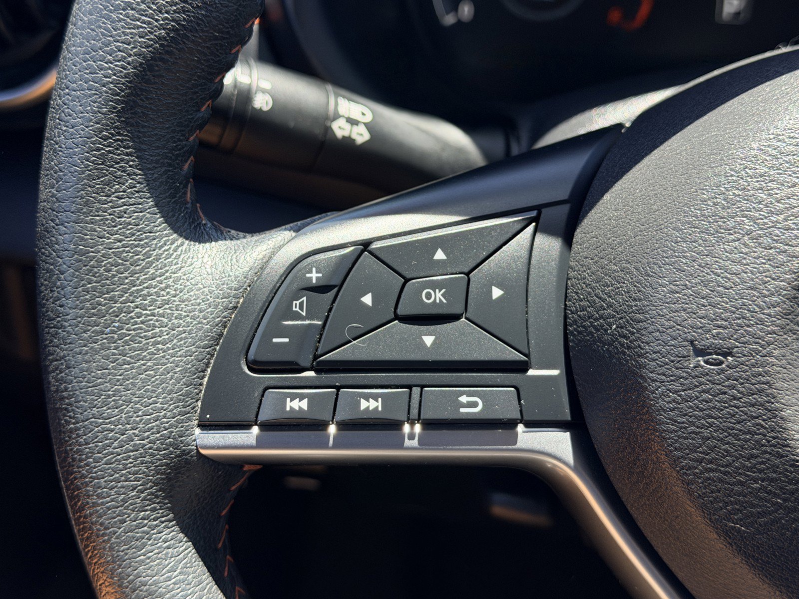 Used 2023 Nissan Kicks SR w/ SR Premium Package FWD image 25