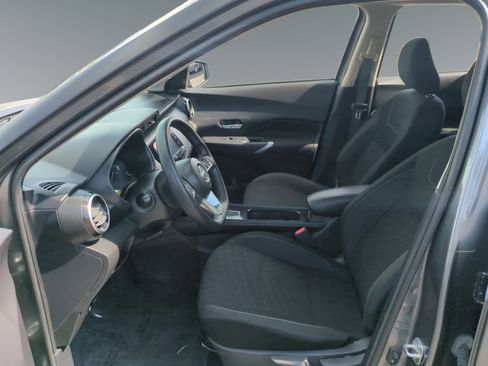 Used 2024 Nissan Kicks SV image 9