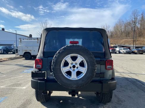 Used 2014 Jeep Wrangler Sport image 3