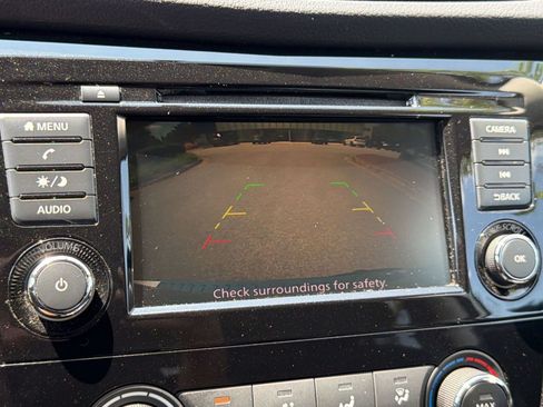 Used 2018 Nissan Rogue S w/ S Value Package FWD image 19