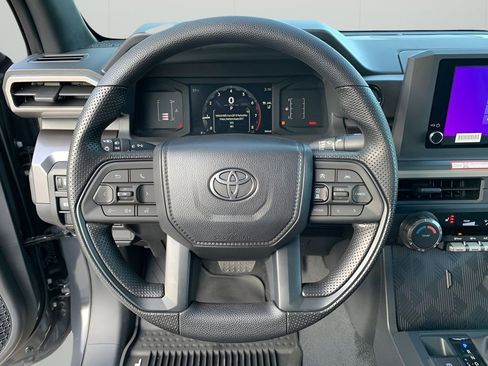Used 2025 Toyota Tacoma SR5 AWD/4WD image 24