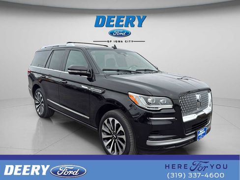 Used 2023 Lincoln Navigator Reserve image 1