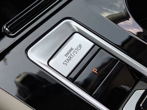 New 2026 Volkswagen Atlas SE image 15