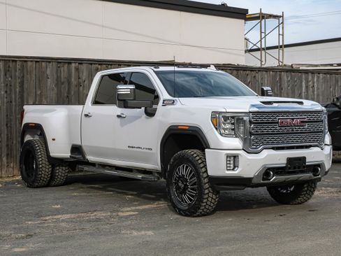 Used 2021 GMC Sierra 3500 Denali w/ Denali Ultimate Package image 8