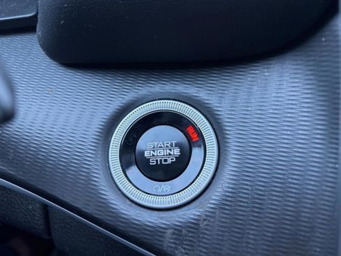 Used 2024 Jeep Grand Cherokee L Laredo image 20