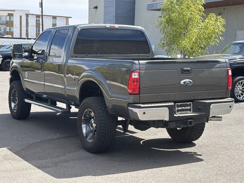 Used 2016 Ford F250 XLT w/ XLT Premium Package AWD/4WD image 6