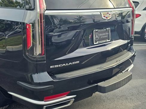 Used 2023 Cadillac Escalade ESV Premium Luxury w/ Performance Package AWD/4WD image 11