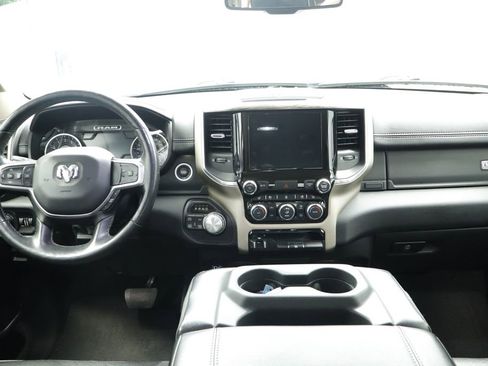 Used 2019 RAM 1500 Laramie AWD/4WD image 18