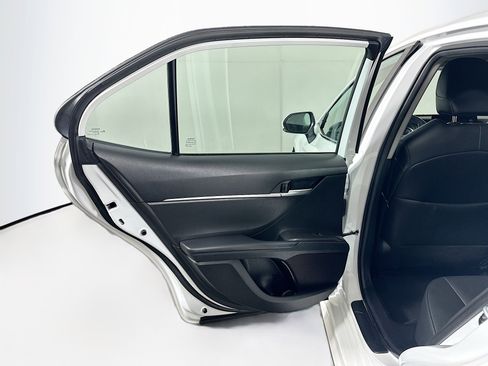 Used 2023 Toyota Camry SE image 25