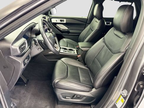 Used 2023 Ford Explorer ST w/ Equipment Group 401A AWD/4WD image 18