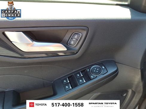 Used 2025 Ford Escape ST-Line FWD image 14