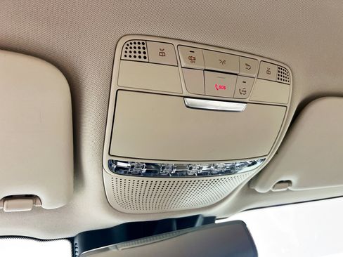 Used 2022 Mercedes-Benz GLC 300 4MATIC w/ Premium Package Lite image 22