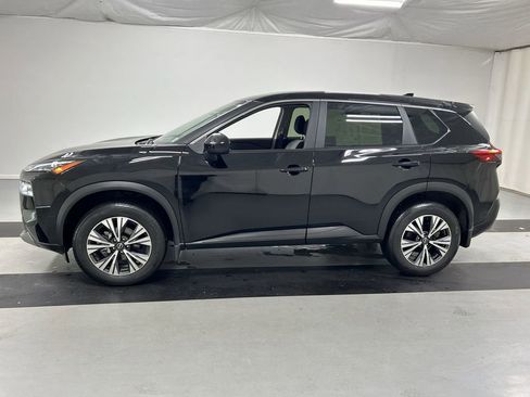 Used 2023 Nissan Rogue SV image 6