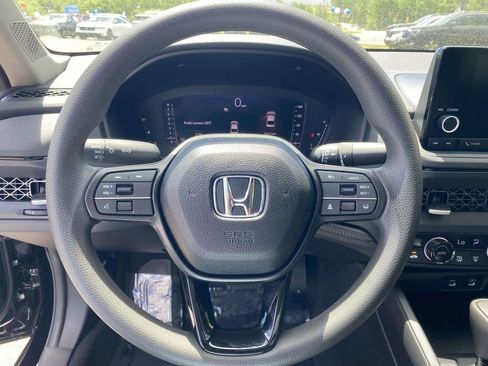 Certified 2025 Honda Accord SE image 18