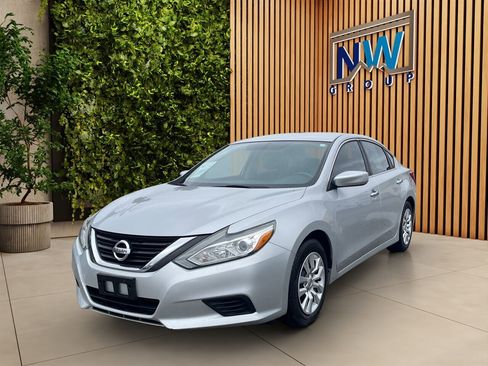 Used 2016 Nissan Altima 2.5 S w/ Power Driver Seat Package image 3