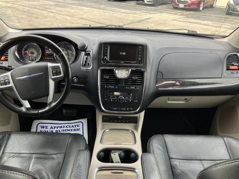 Used 2013 Chrysler Town & Country Limited w/ Trailer Tow Group image 16