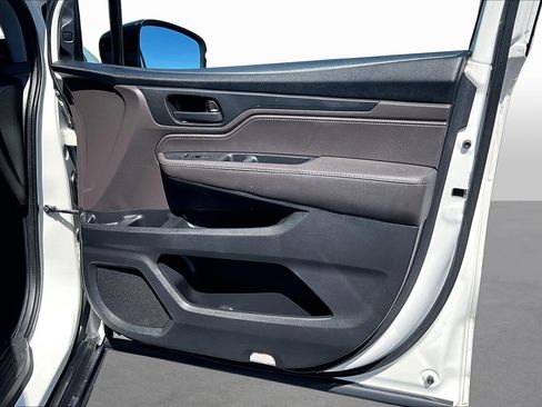 Used 2018 Honda Odyssey EX-L image 17