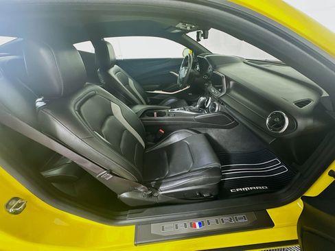 Used 2017 Chevrolet Camaro LT RWD image 29