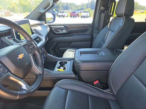 Used 2022 Chevrolet Tahoe Premier w/ Premium Package 2 RWD image 21