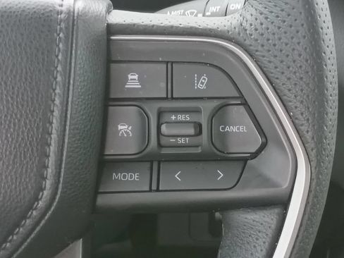 Used 2025 Toyota Sequoia Limited AWD/4WD image 31