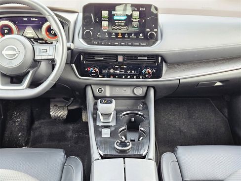 Used 2023 Nissan Rogue Platinum w/ Platinum Premium Package image 11