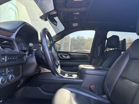 Used 2021 Chevrolet Suburban LT w/ Rear Media and Nav Package image 7