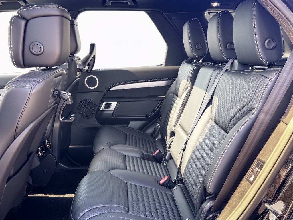 New 2026 Land Rover Discovery Limited Edition AWD/4WD image 25