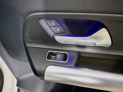 Used 2025 Mercedes-Benz GLA 250 image 31