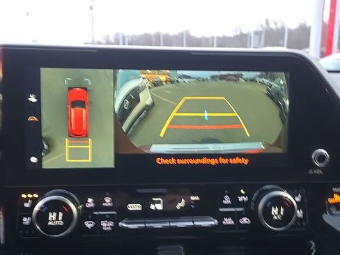 Used 2023 Toyota Highlander Platinum image 26