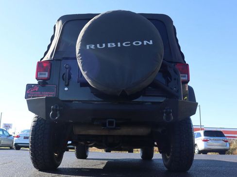 Used 2014 Jeep Wrangler Unlimited Rubicon w/ Connectivity Group AWD/4WD image 9