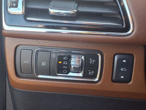 Used 2024 Lincoln Navigator Reserve AWD/4WD image 10