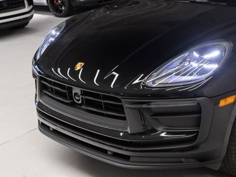 Used 2026 Porsche Macan image 31