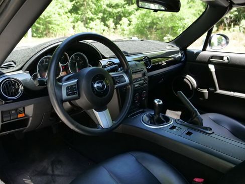 Used 2008 MAZDA MX-5 Miata Grand Touring w/ Premium Pkg RWD image 2