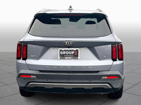 Used 2021 Kia Sorento S image 5