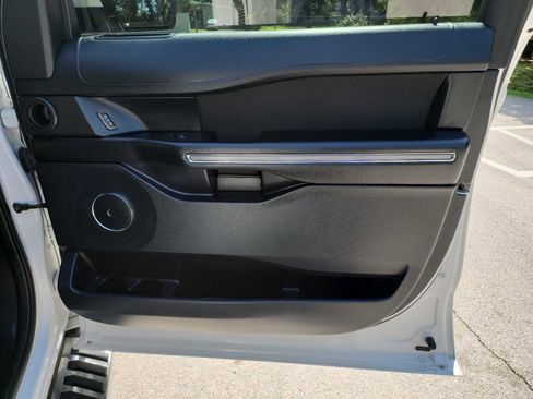 Used 2020 Ford Expedition XLT w/ FX4 Off-Road Package AWD/4WD image 39