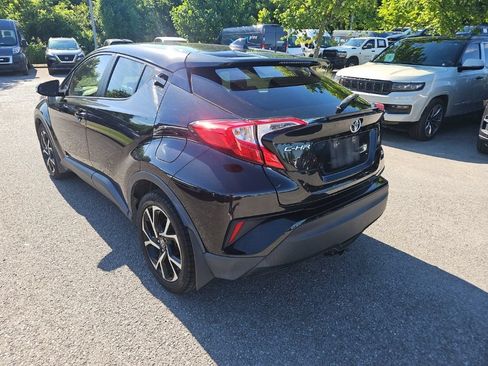 Used 2021 Toyota C-HR XLE FWD image 5