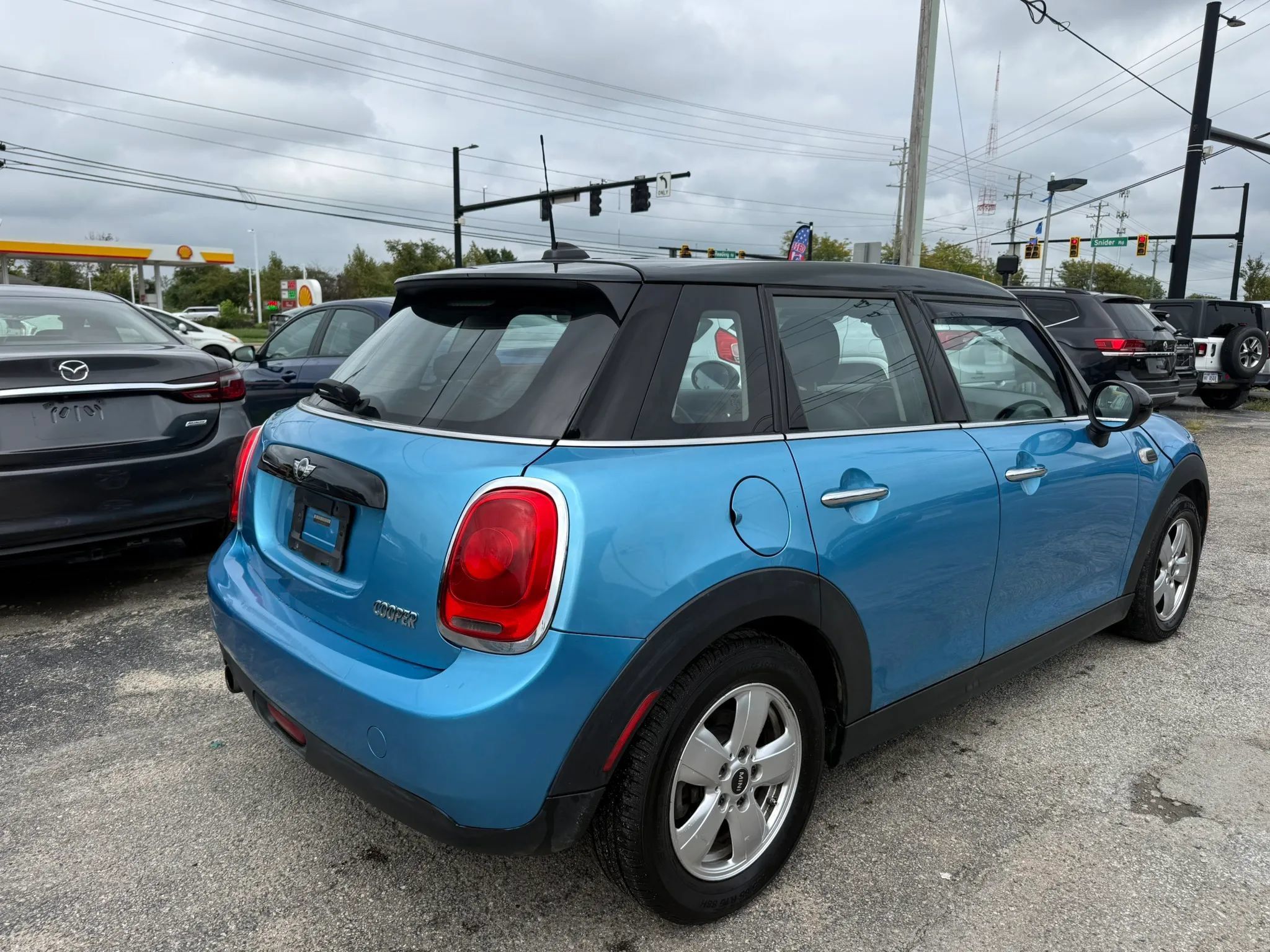 Used 2016 MINI Cooper 4-Door Hardtop FWD image 6