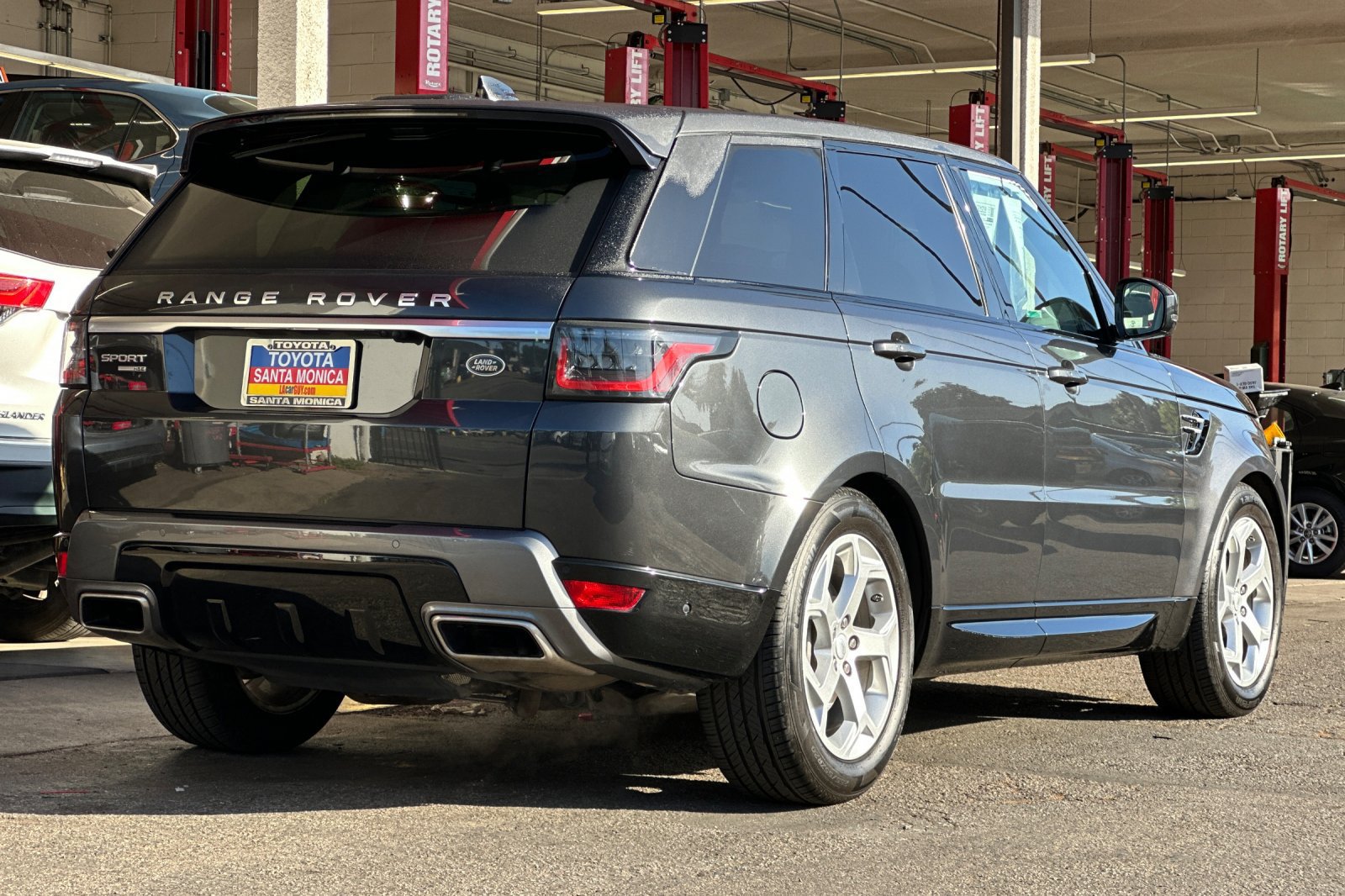 Used 2019 Land Rover Range Rover Sport HSE AWD/4WD image 4