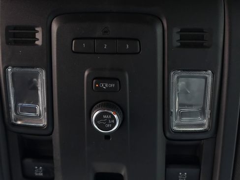 Used 2022 Chevrolet Tahoe Z71 AWD/4WD image 31