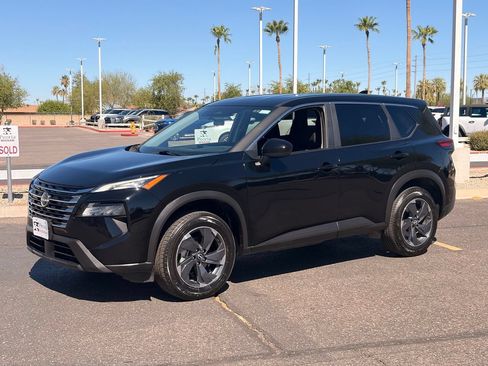 Certified 2025 Nissan Rogue SV FWD image 2