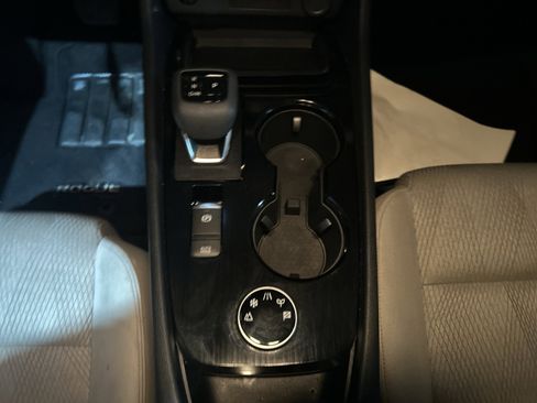 Used 2025 Nissan Rogue SV image 21