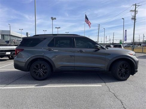 Used 2020 Ford Explorer ST image 2