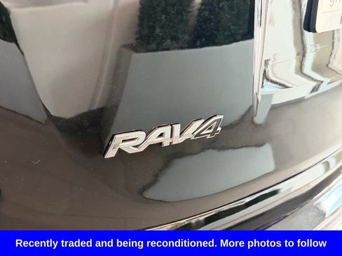 Used 2018 Toyota RAV4 XLE FWD image 13